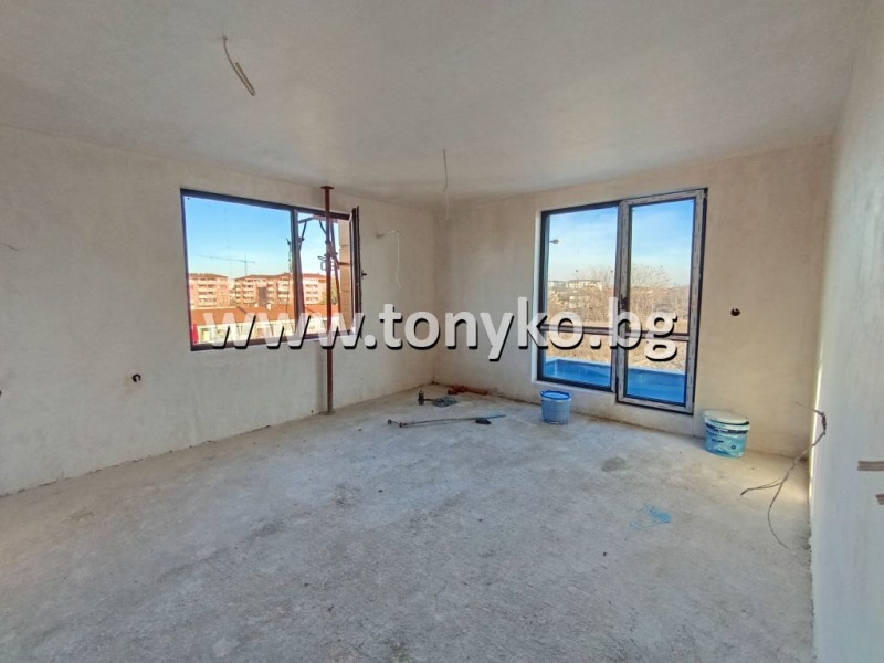 En venta  2 dormitorios Plovdiv , Ostromila , 101 metros cuadrados | 21158127 - imagen [2]