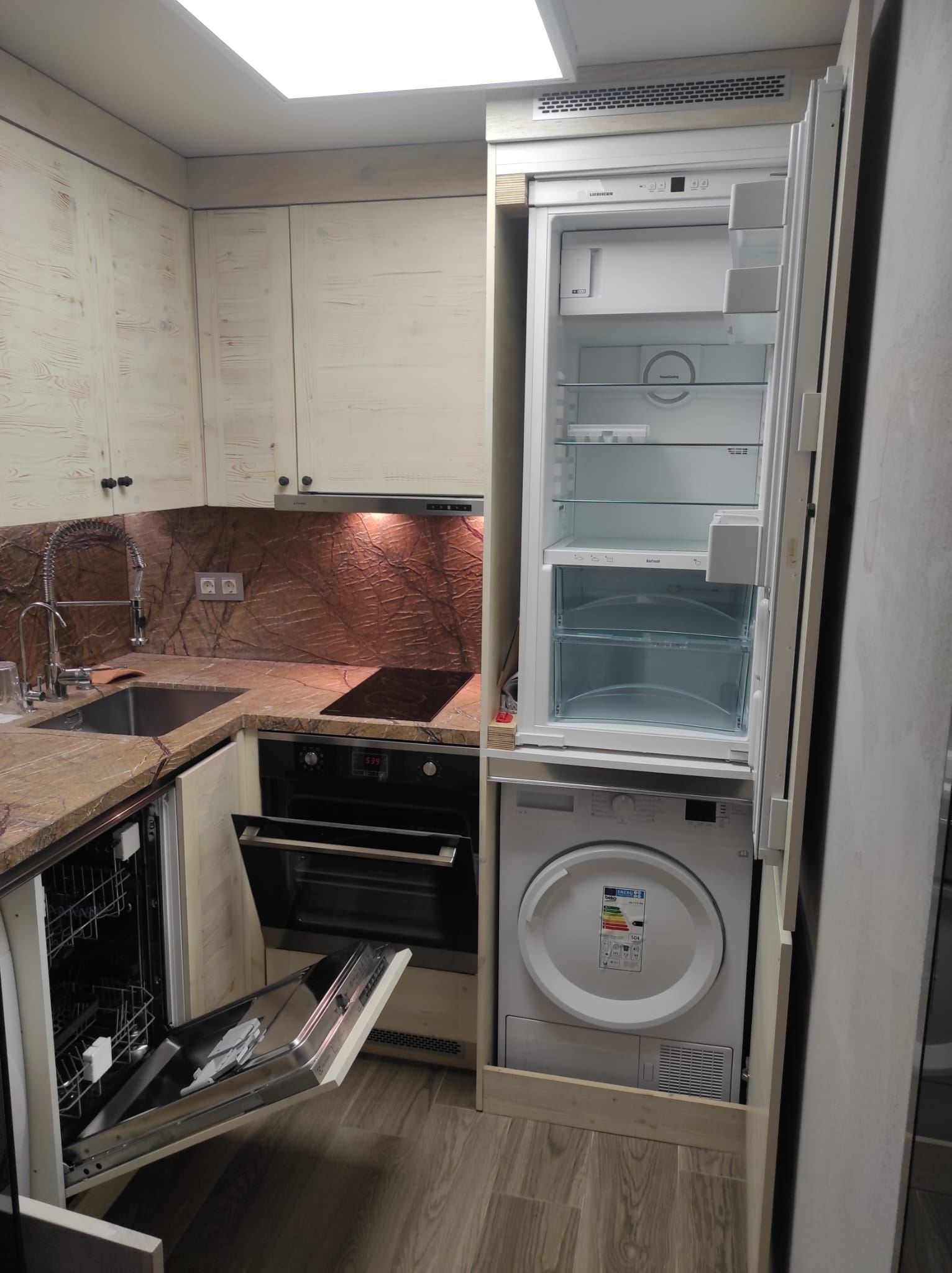 Продава 1-СТАЕН, гр. Варна, Лятно кино Тракия, снимка 11 - Апартаменти - 53900931