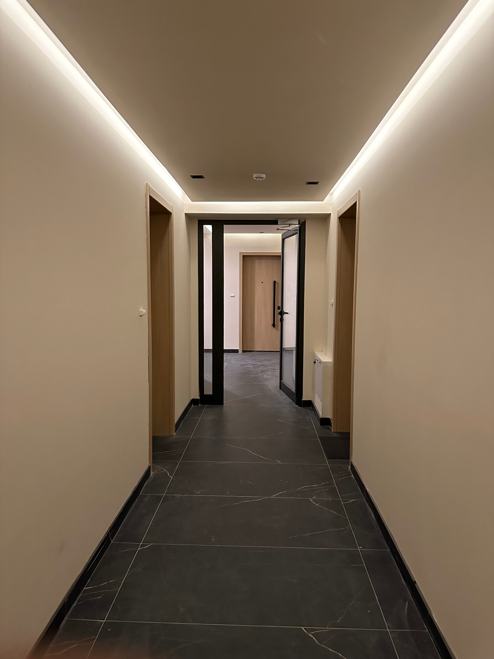 Продава 2-СТАЕН, гр. София, Изток, снимка 3 - Апартаменти - 56312998