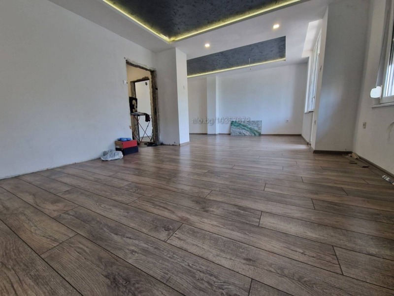En venta  2 dormitorios Burgas , Vazrazhdane , 100 metros cuadrados | 93577752 - imagen [5]