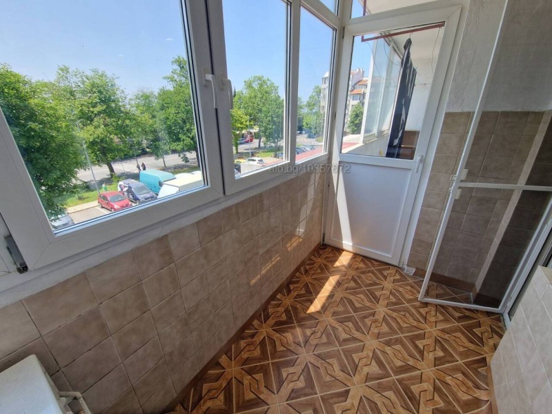 En venta  2 dormitorios Burgas , Vazrazhdane , 100 metros cuadrados | 93577752 - imagen [11]