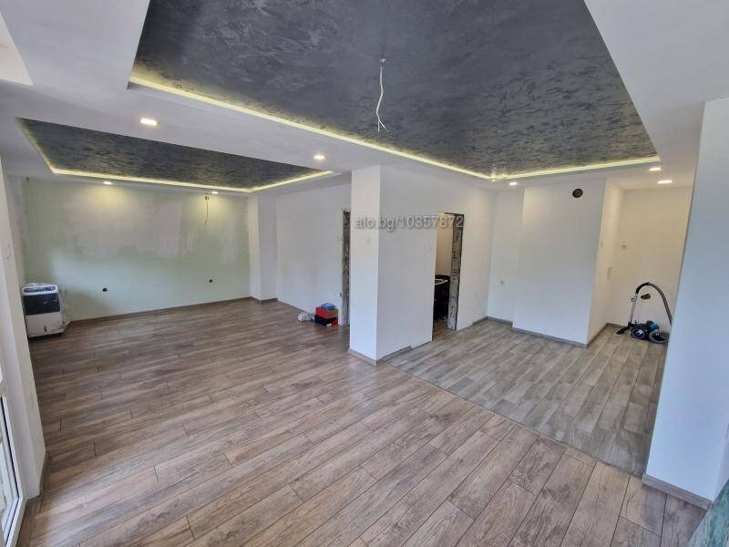 En venta  2 dormitorios Burgas , Vazrazhdane , 100 metros cuadrados | 93577752