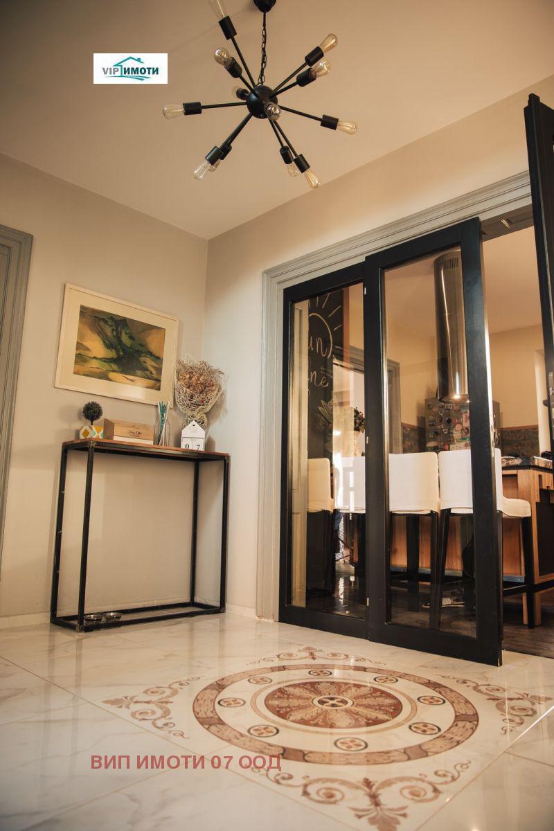 Продава КЪЩА, гр. Ловеч, Център, снимка 8 - Къщи - 53895084