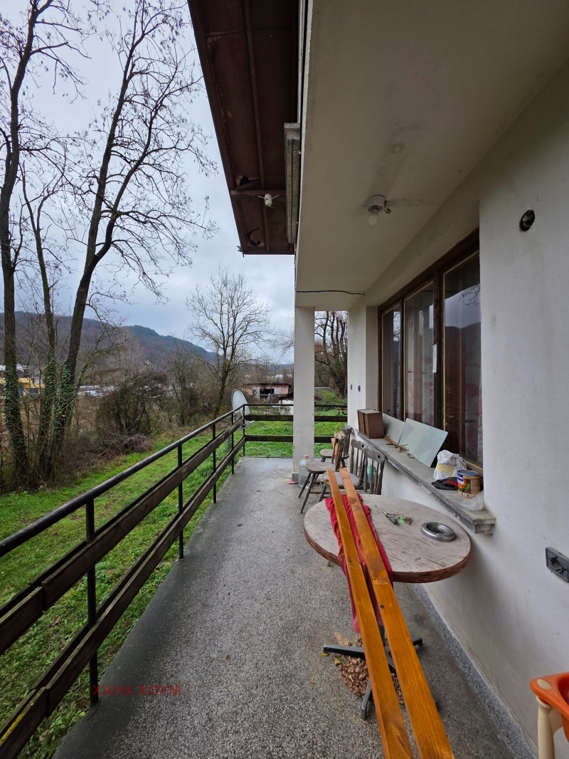 Продава КЪЩА, гр. Троян, област Ловеч, снимка 11 - Къщи - 52690065