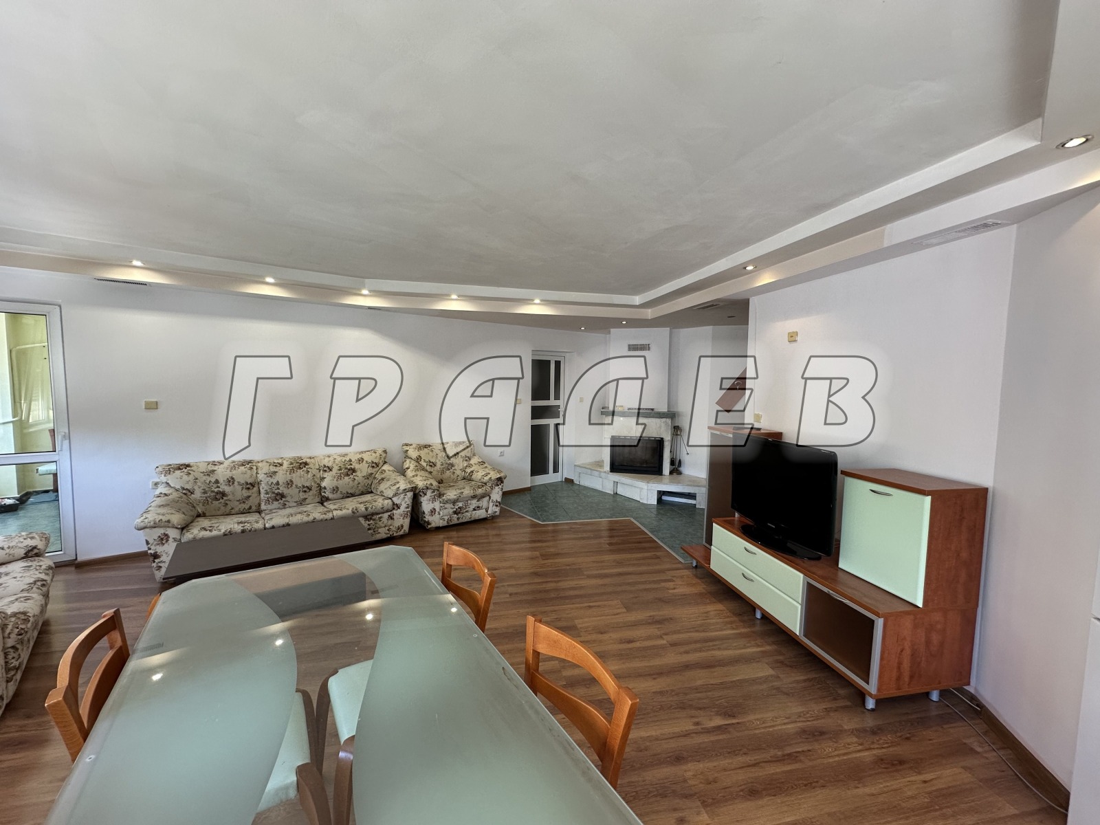Продава 3-СТАЕН, гр. Русе, Център, снимка 2 - Апартаменти - 50402640