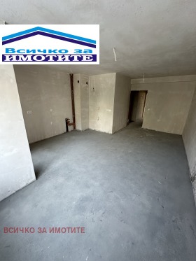 1 dormitor Țentâr, Ruse