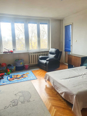 2 slaapkamers Reduta, Sofia 5