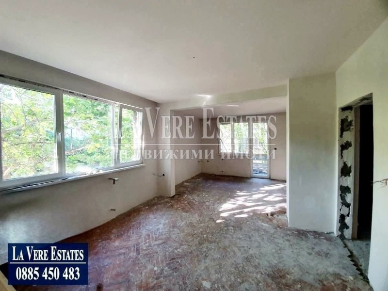 Продава  4-стаен град Русе , Възраждане , 100 кв.м | 52811034 - изображение [4]