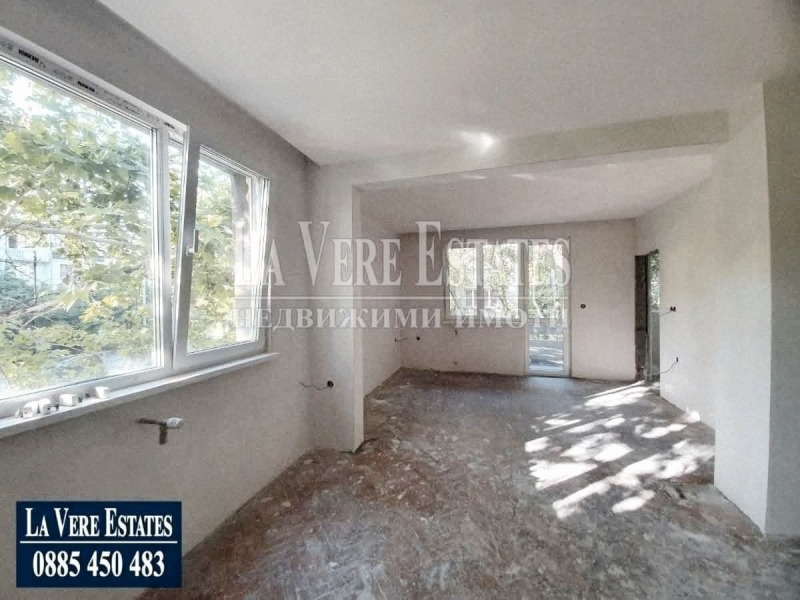 Продава  4-стаен град Русе , Възраждане , 100 кв.м | 52811034 - изображение [9]