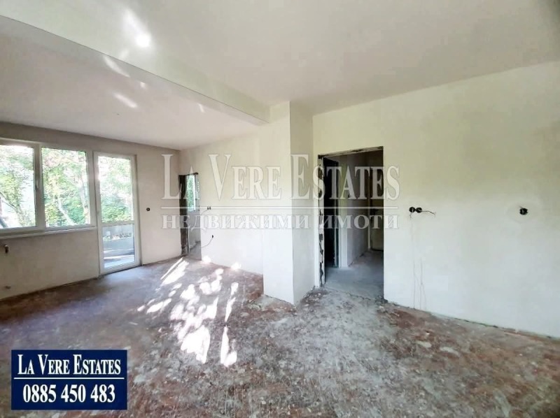 Продава  4-стаен град Русе , Възраждане , 100 кв.м | 52811034 - изображение [7]
