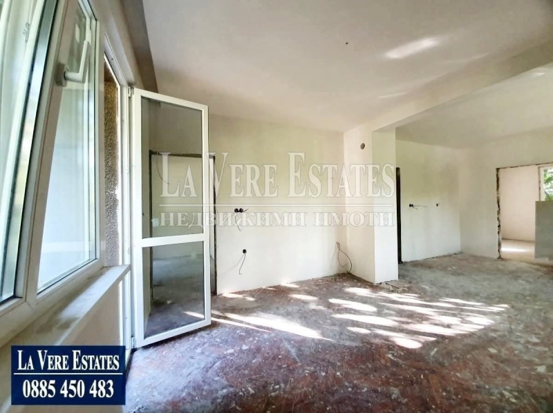 Продава  4-стаен град Русе , Възраждане , 100 кв.м | 52811034 - изображение [10]