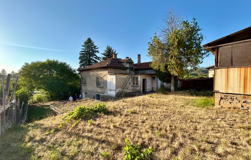 Продава КЪЩА, гр. София, с. Подгумер, снимка 2 - Къщи - 53177383