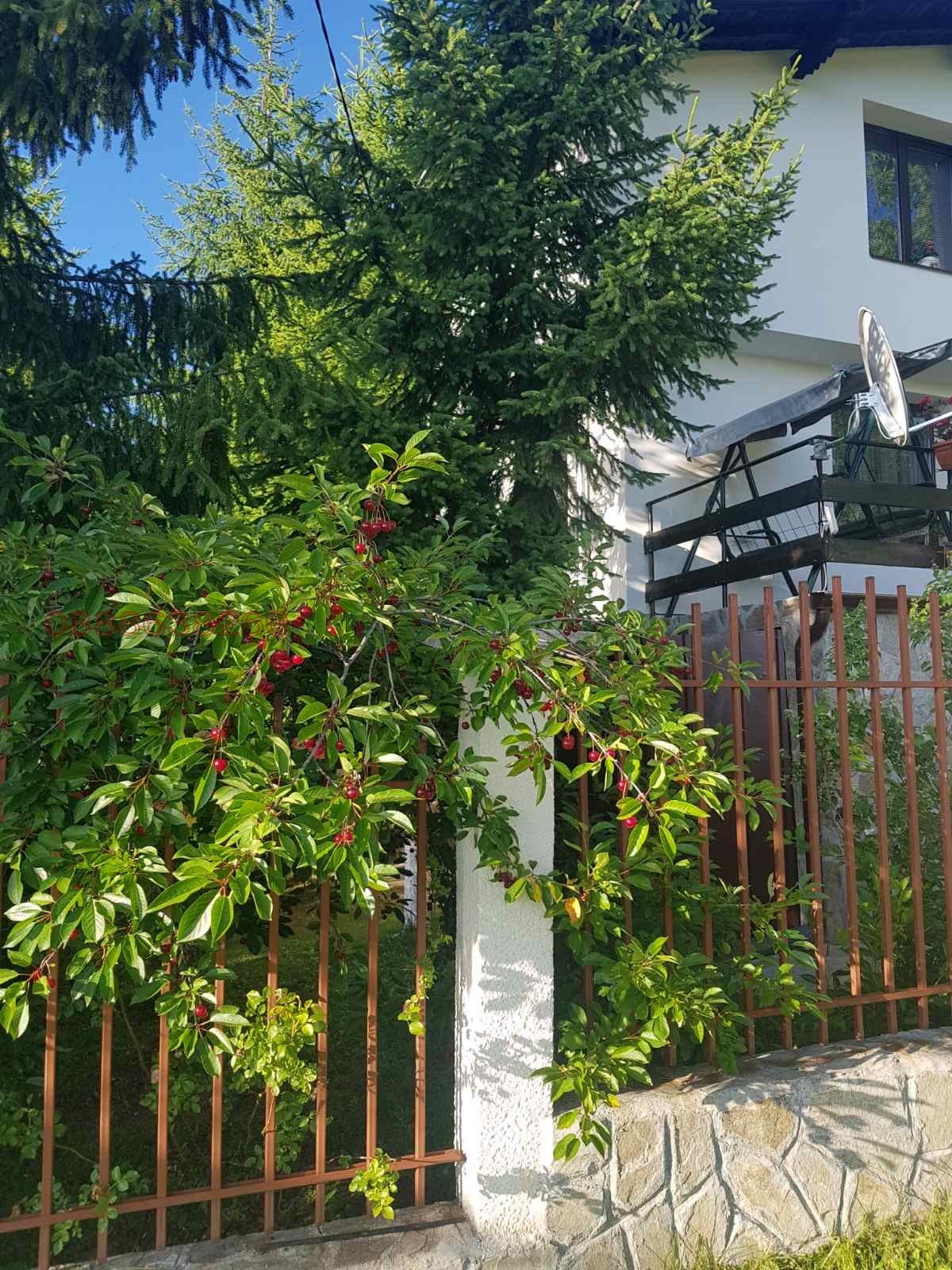 Продава КЪЩА, с. Кладница, област Перник