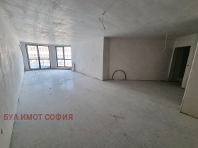 2 slaapkamers Poligona, Sofia 4