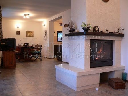 Продава КЪЩА, гр. Балчик, област Добрич, снимка 4 - Къщи - 56128311