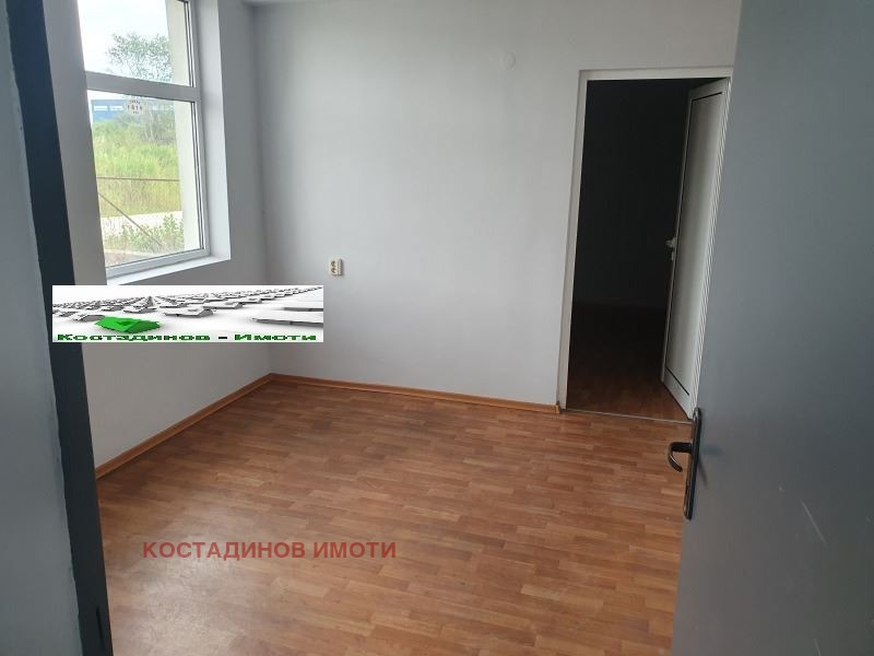 Na prodej  Úložný prostor Plovdiv , Industrialna zona - Sever , 706 m2 | 16679336 - obraz [9]