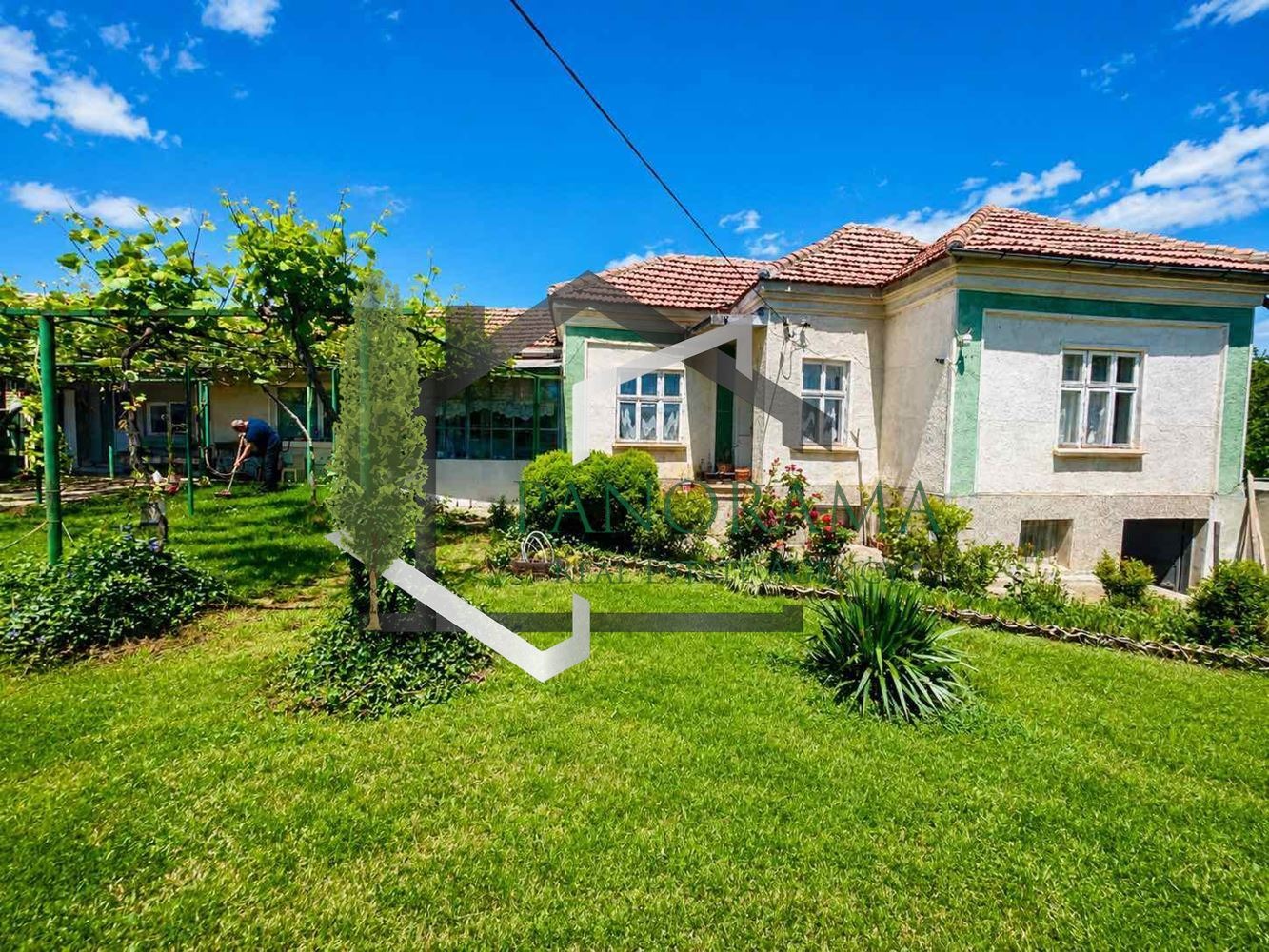 Продава  Къща област Шумен , с. Мировци , 100 кв.м | 83789210
