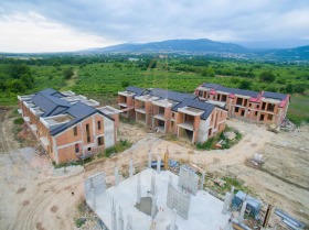 Продажба на имоти в с. Първенец, област Пловдив - изображение 1 