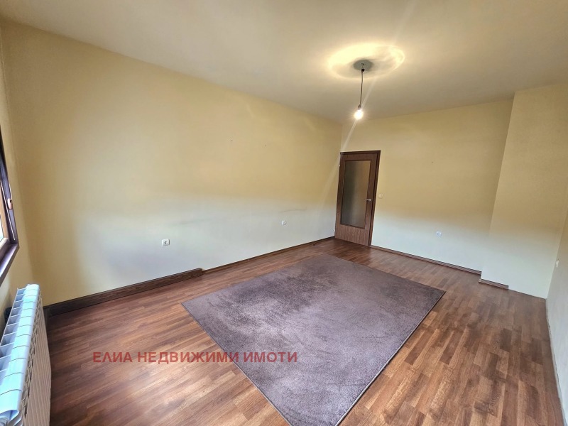 Продава  4-стаен град Шумен , Боян Българанов 2 , 102 кв.м | 84524567 - изображение [2]