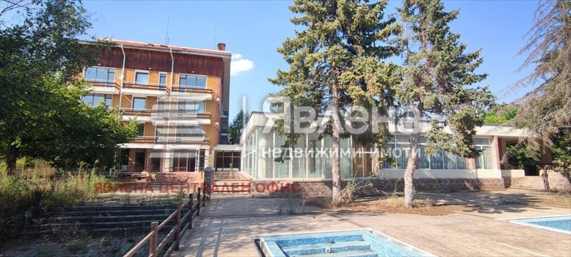 Продава ХОТЕЛ, с. Старозагорски бани, област Стара Загора