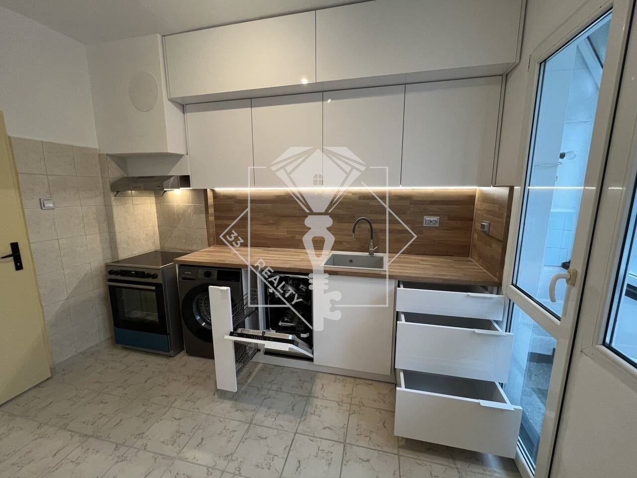 Продава 3-СТАЕН, гр. Пловдив, Въстанически, снимка 5 - Апартаменти - 56609405