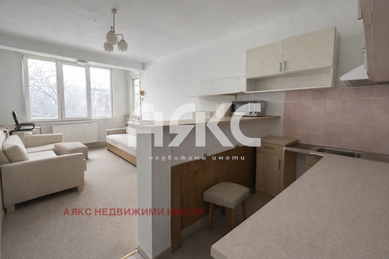 Продава 2-СТАЕН, гр. София, Изток