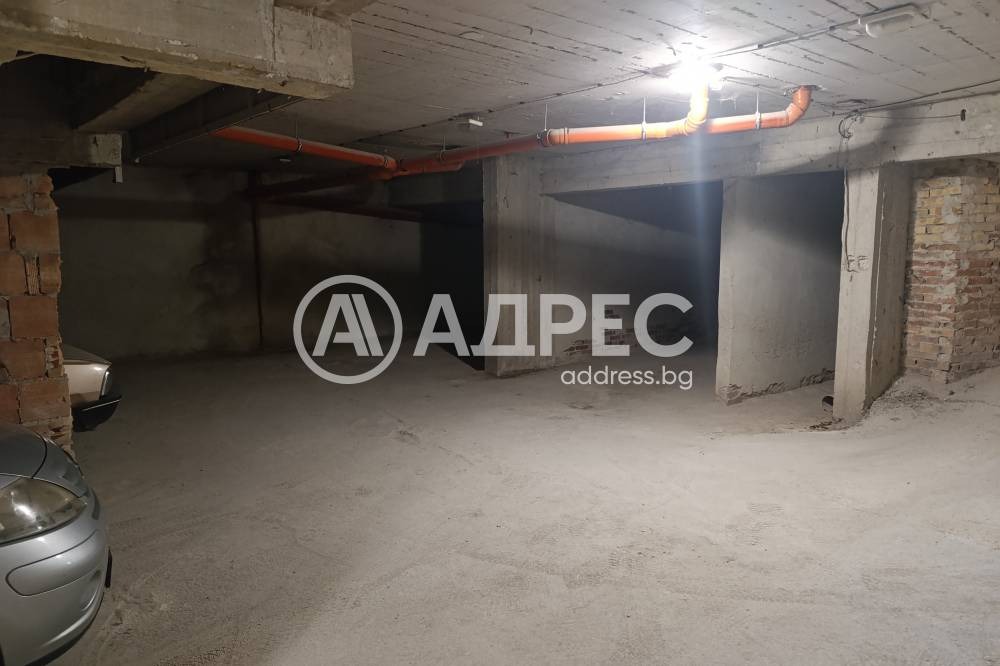 Продава ГАРАЖ, ПАРКОМЯСТО, гр. Варна, Център, снимка 7 - Гаражи и паркоместа - 55883801