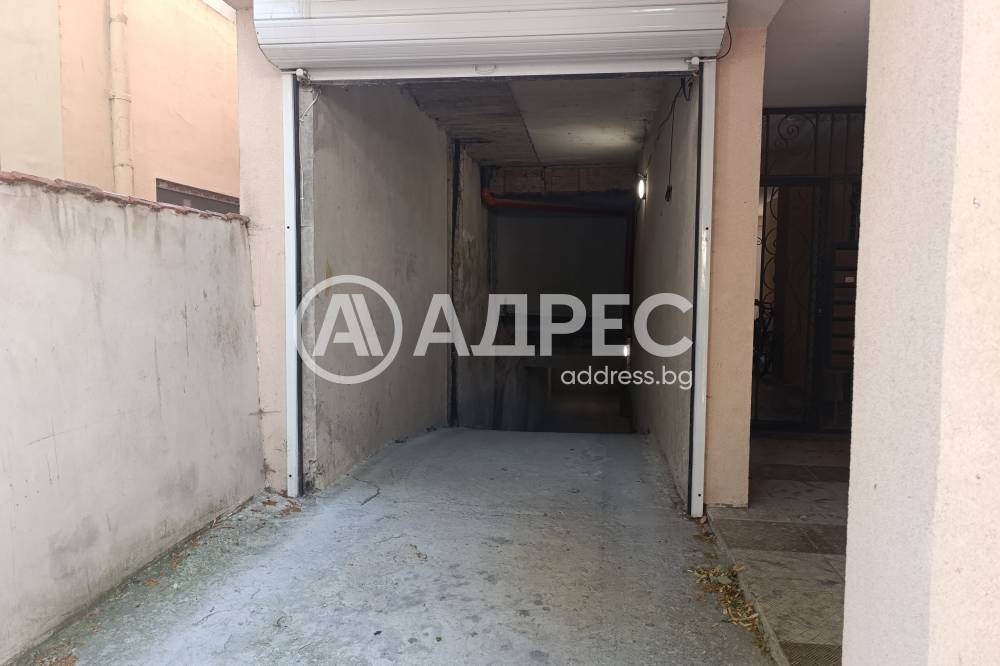 Продава ГАРАЖ, ПАРКОМЯСТО, гр. Варна, Център, снимка 4 - Гаражи и паркоместа - 55883801