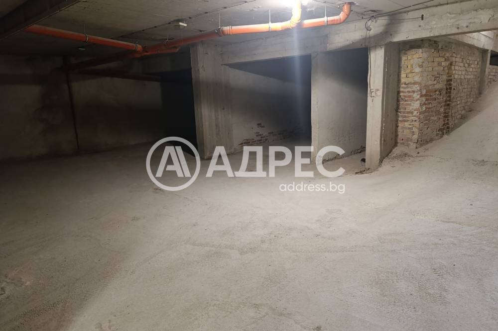 Продава ГАРАЖ, ПАРКОМЯСТО, гр. Варна, Център, снимка 5 - Гаражи и паркоместа - 55883801