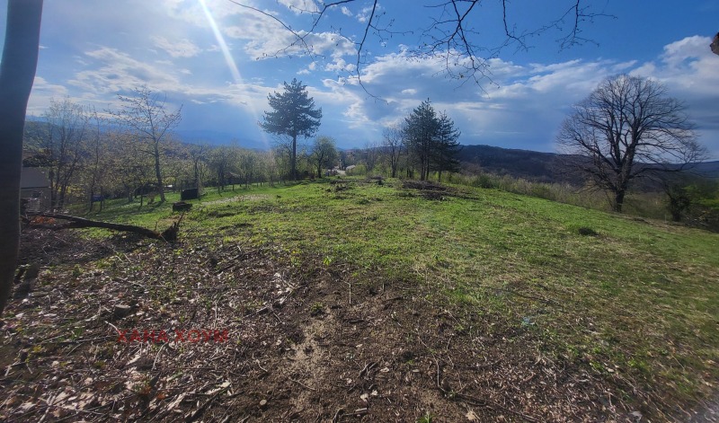 Продава ПАРЦЕЛ в област Ловеч, с. Белиш - 4719 кв.м / 48 900 € » 95 640.09 лв., ХАНА ХОУМ
