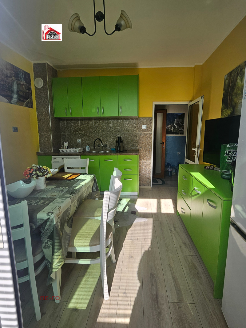 De vânzare  1 dormitor Pazardjic , Țentâr , 74 mp | 26321649 - imagine [2]