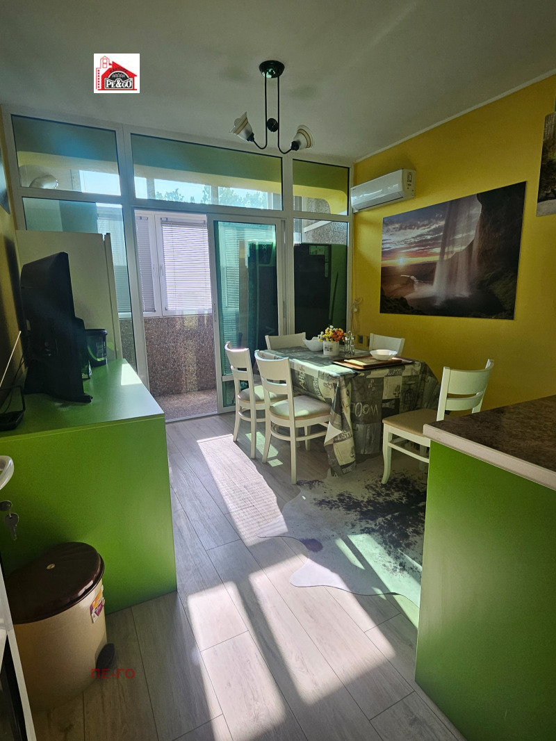 De vânzare  1 dormitor Pazardjic , Țentâr , 74 mp | 26321649