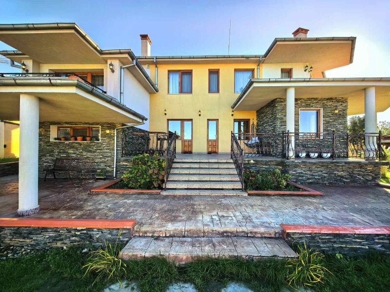 Продава КЪЩА, гр. Русе, Широк център, снимка 5 - Къщи - 52605032