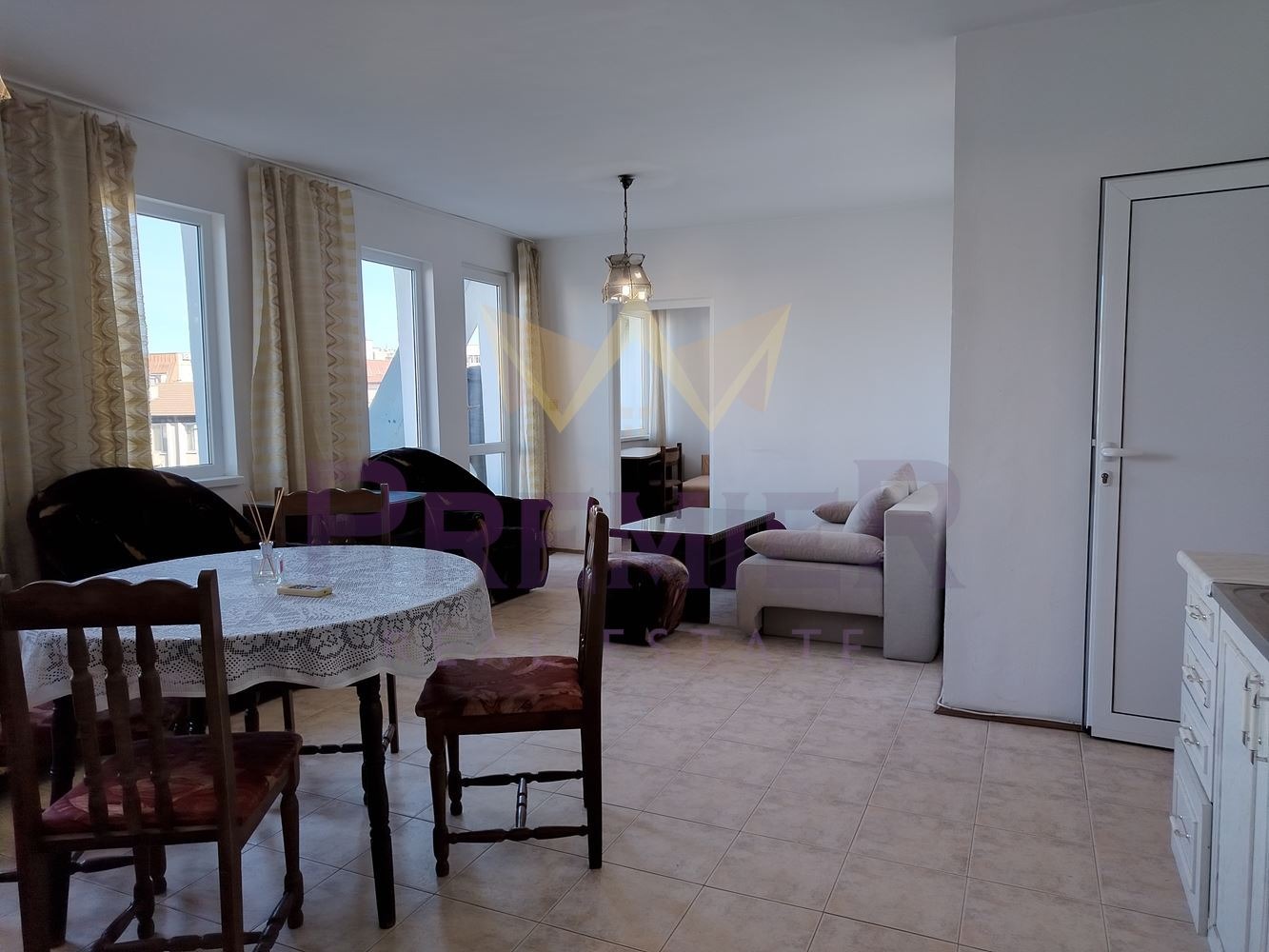 Продава 3-СТАЕН, гр. Варна, Окръжна болница-Генерали, снимка 2 - Апартаменти - 54202374