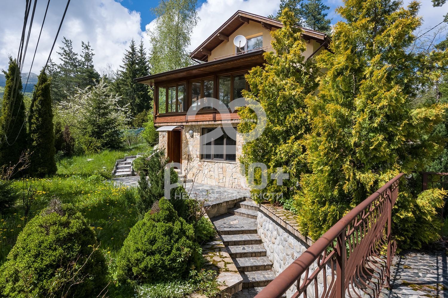 Продава КЪЩА, гр. София, с. Железница