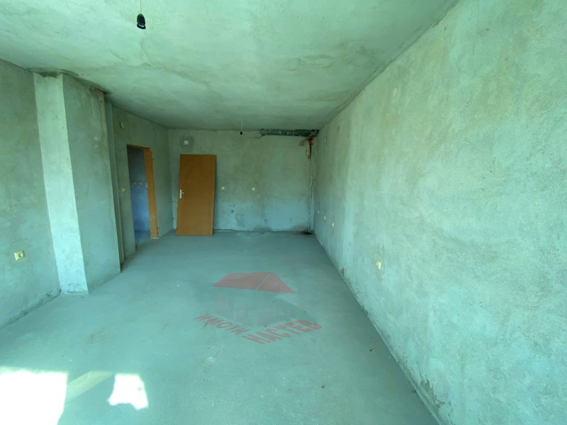 Продава 2-СТАЕН в град Шумен, Математическа гимназия - 75 кв.м / 99 000 € » 193 627.17 лв., ИМОТИ НАСТЕВ