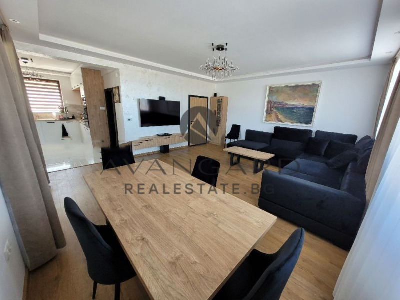 Продава КЪЩА в област Пловдив, с. Марково - 400 кв.м / 849 999 € » 1 662 453.54 лв., АВАНГАРД РИЪЛ ЕСТЕЙТ