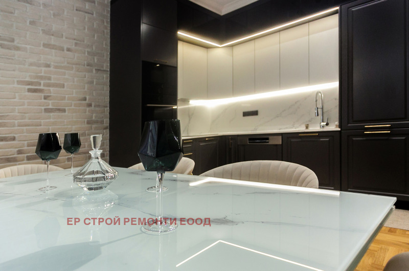 Na prodej  3 ložnice Sofia , Centar , 133 m2 | 56093826 - obraz [4]