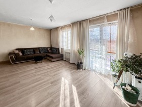 Продава  Къща, с. Царичино