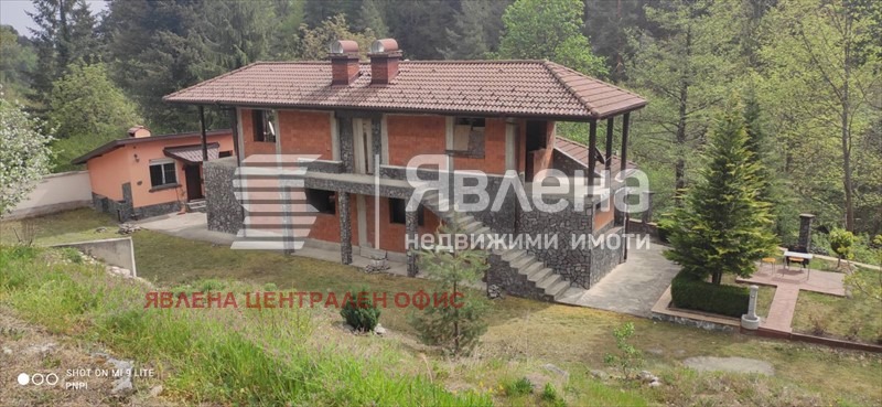 Продава КЪЩА, с. Костенец, област София област