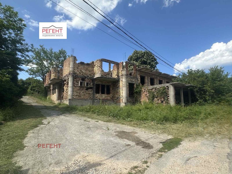 Продава ПРОМ. ПОМЕЩЕНИЕ в област Габрово, с. Донино - 1296 кв.м / 99 999 € » 195 581.04 лв., РЕГЕНТ