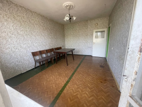 Piso de la casa Druzhba 1, Ruse 2