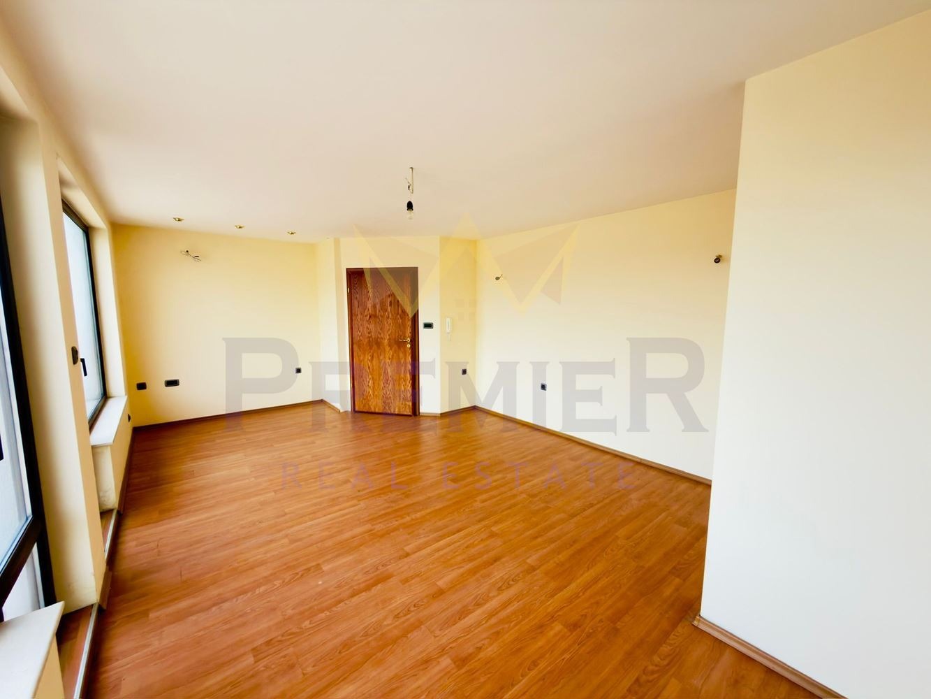 Продава МНОГОСТАЕН, гр. Варна, Окръжна болница-Генерали, снимка 3 - Апартаменти - 55007360