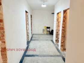 3+ camere da letto Tsentar, Dobrich 9