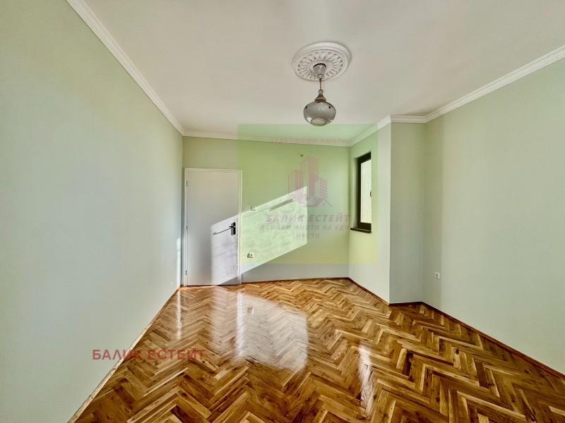 Продава 4-СТАЕН, гр. Добрич, Център, снимка 4 - Апартаменти - 52759992