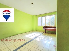 2-стаен град Стара Загора, Зора 1