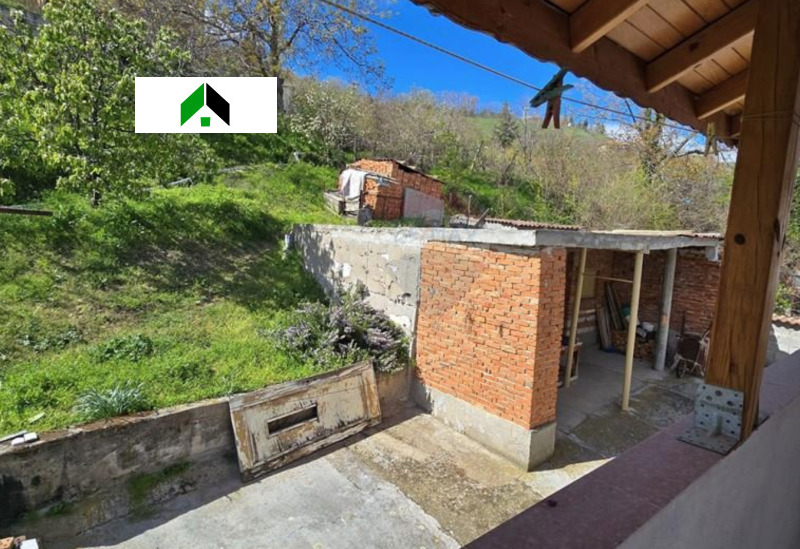 Продава ЕТАЖ ОТ КЪЩА, гр. Нови пазар, област Шумен, снимка 6 - Етаж от къща - 51569435