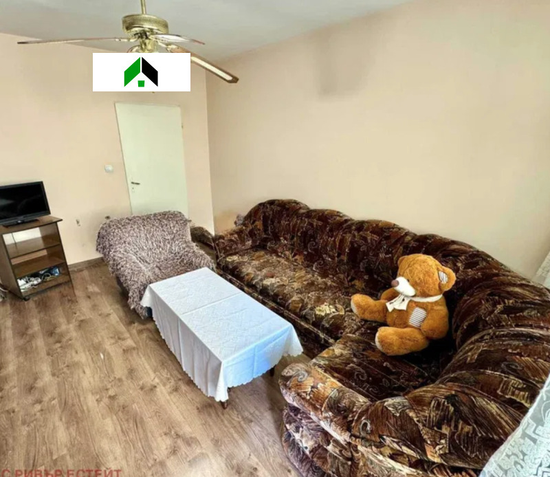 Продава ЕТАЖ ОТ КЪЩА, гр. Нови пазар, област Шумен, снимка 2 - Етаж от къща - 51569435