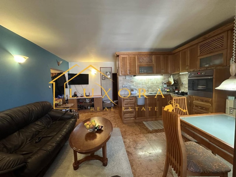 Продава  3-стаен град Шумен , Център , 72 кв.м | 60808979