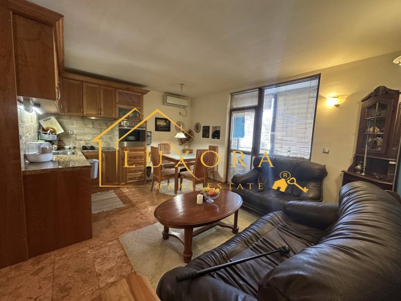 Продава  3-стаен град Шумен , Център , 72 кв.м | 60808979 - изображение [2]